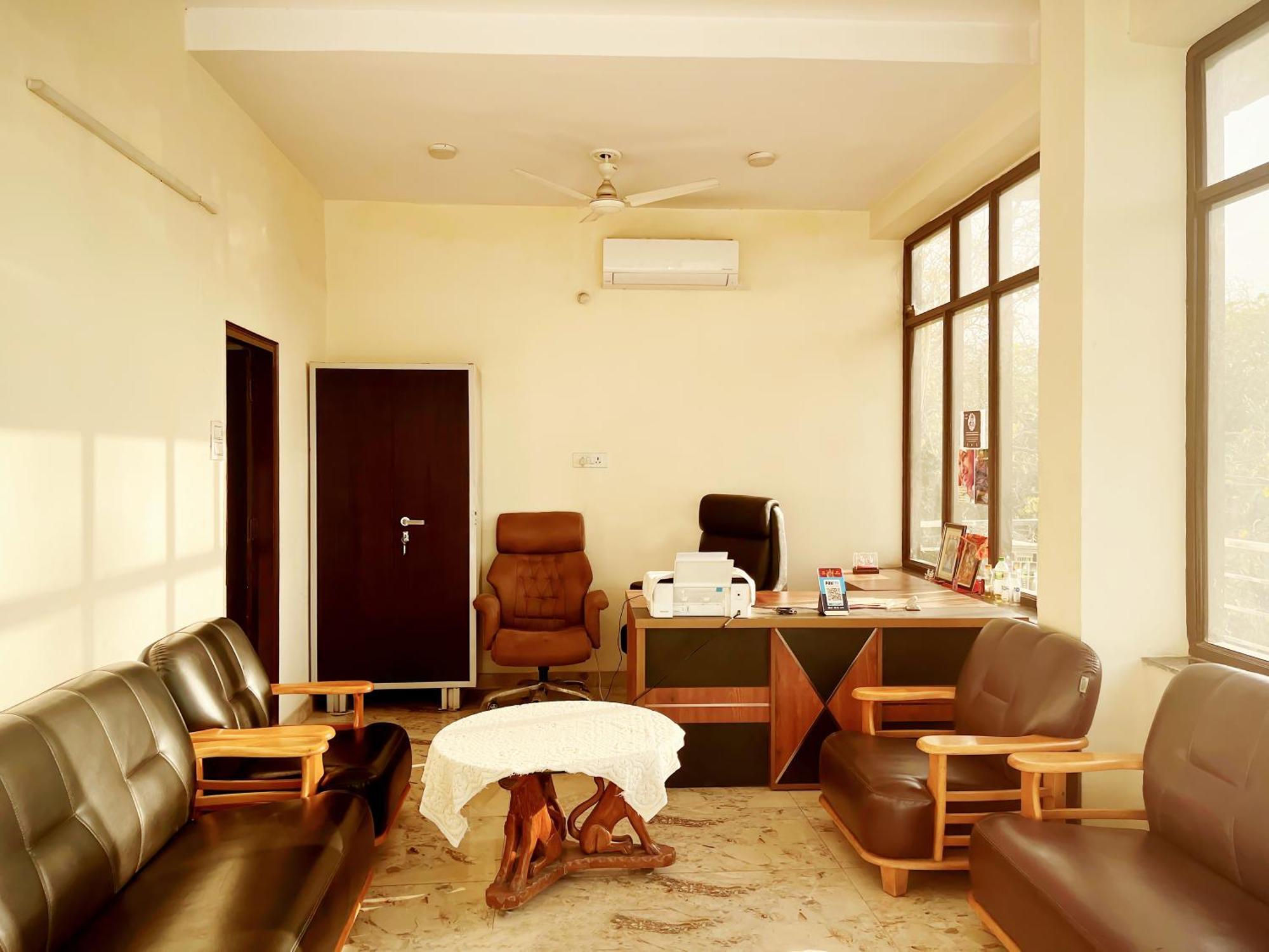 Roomshala 125 Maharaja -vishwavidyalaya 3* New Delhi