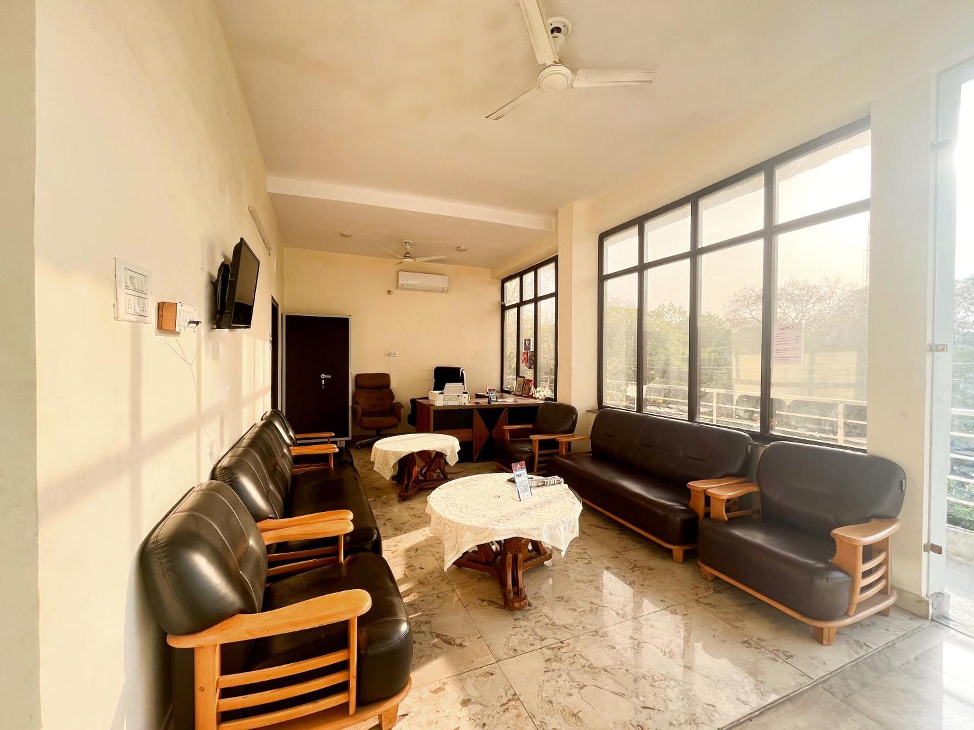 Roomshala 125 Maharaja -vishwavidyalaya
