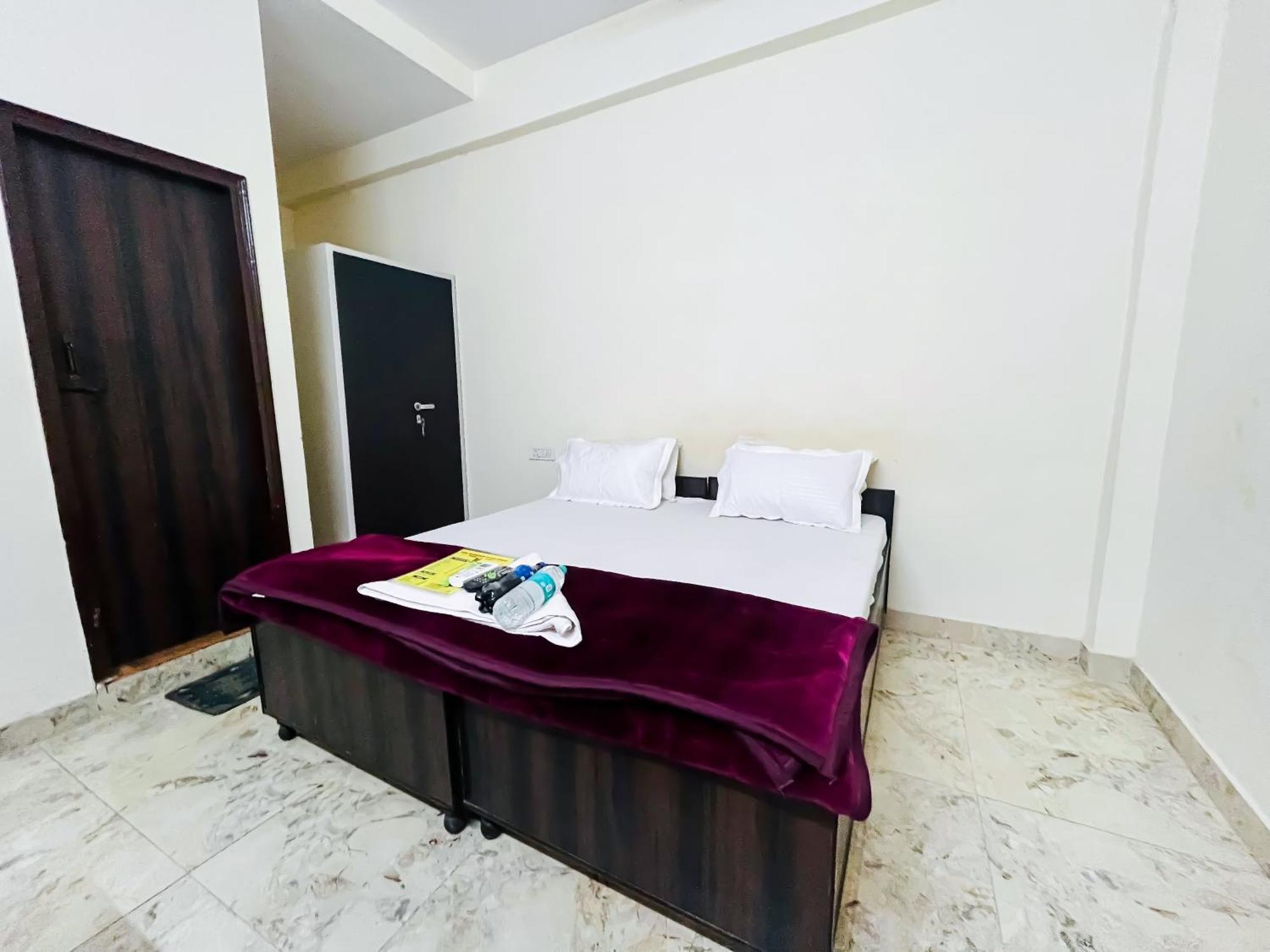 Roomshala 125 Maharaja -vishwavidyalaya 3*